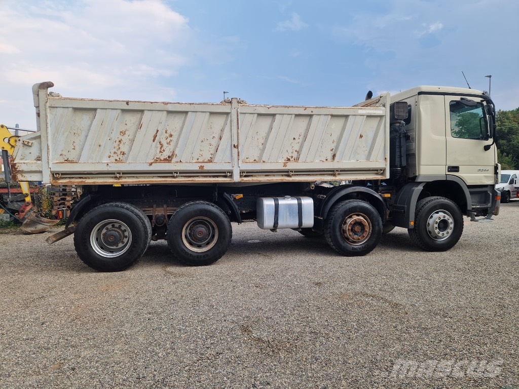 Mercedes-Benz Actros 3244 شاحنات قلابة