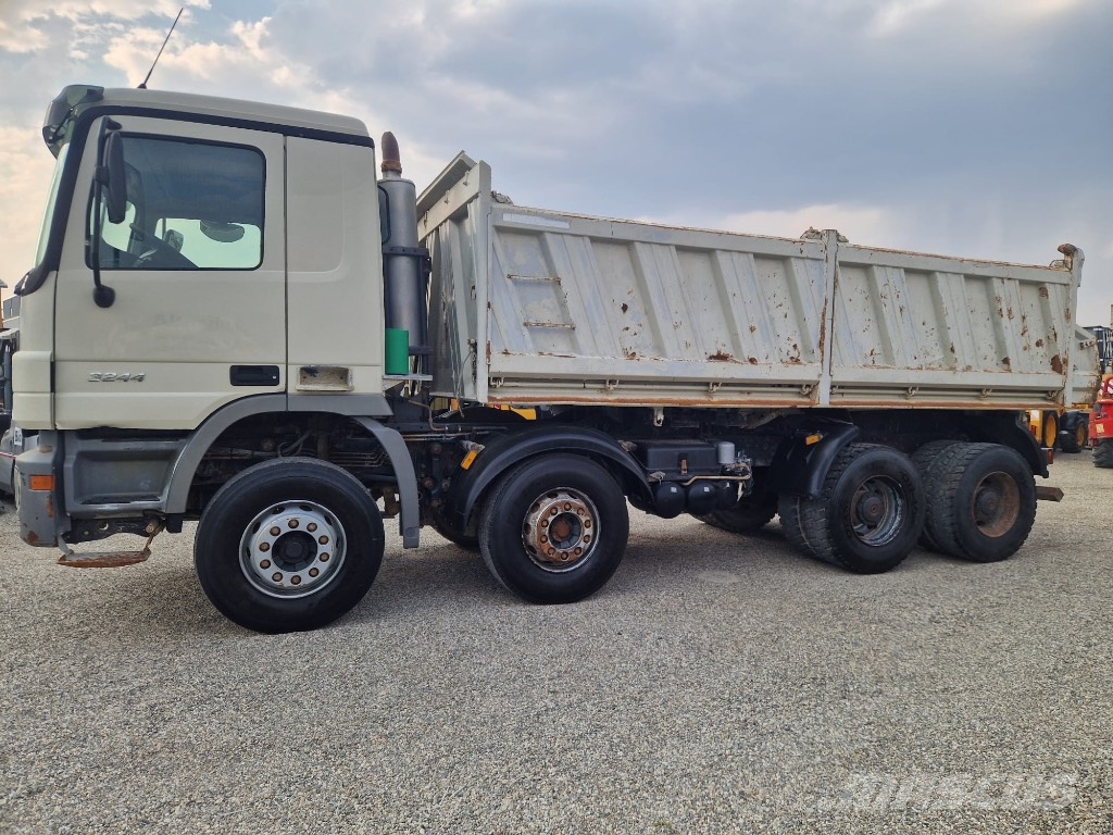 Mercedes-Benz Actros 3244 شاحنات قلابة
