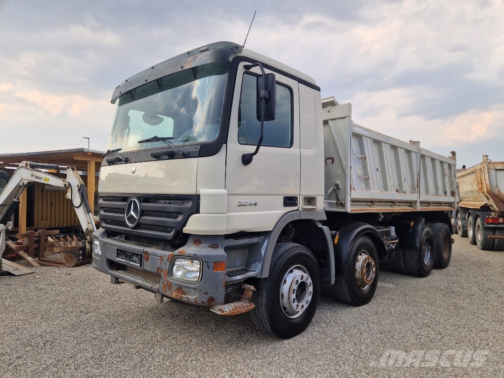 Mercedes-Benz Actros 3244 شاحنات قلابة