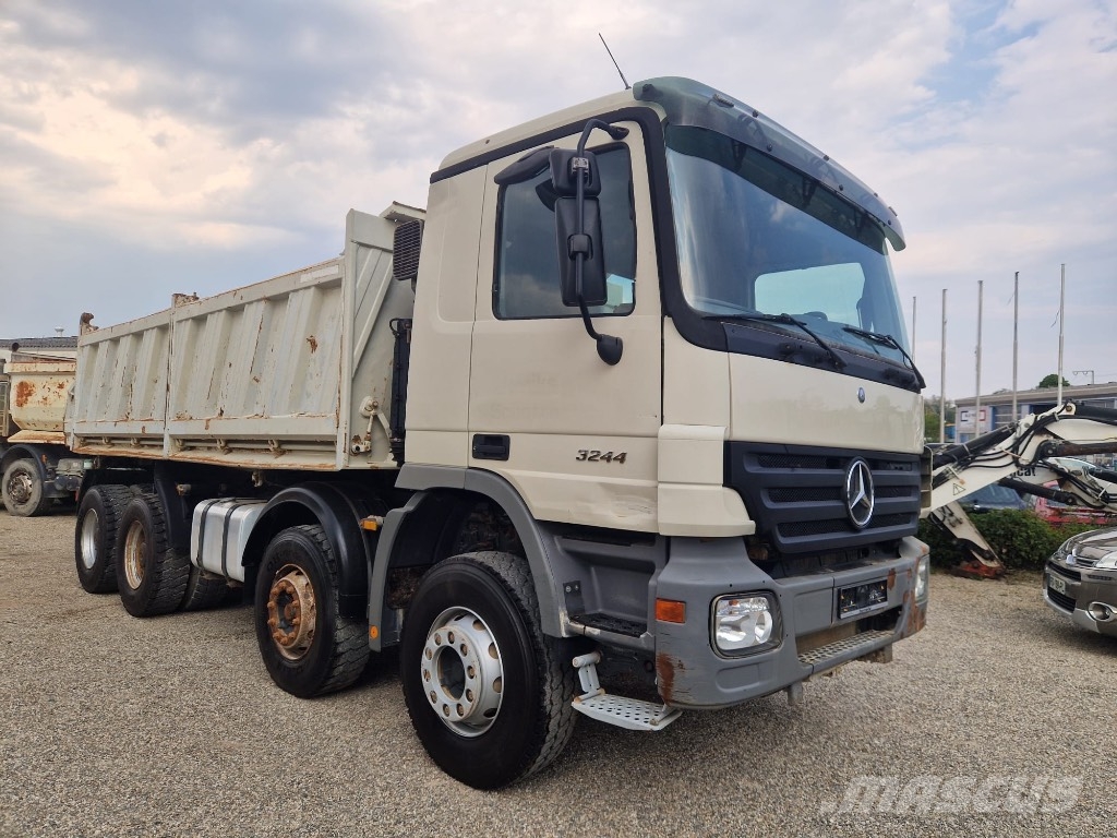Mercedes-Benz Actros 3244 شاحنات قلابة
