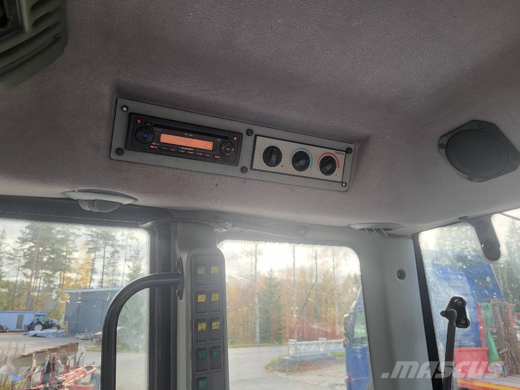 Valtra N 141 Hitech 50km/h Traktori