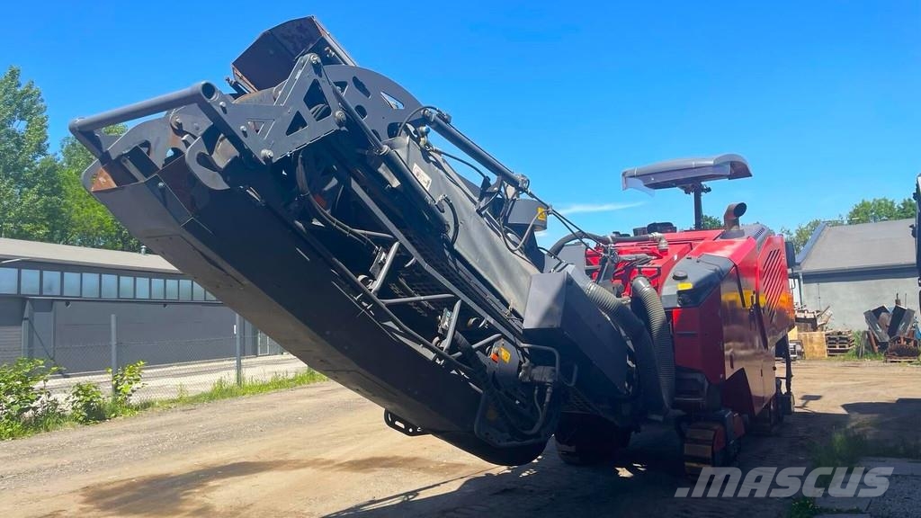 Wirtgen W100CFi Asphalt cold milling machines