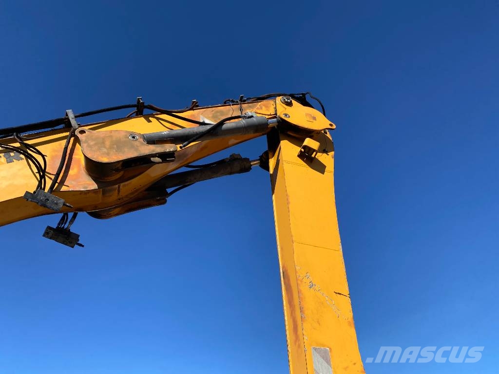 Liebherr LH 26 M Industry-Litronic endommagée Pelle à déchets
