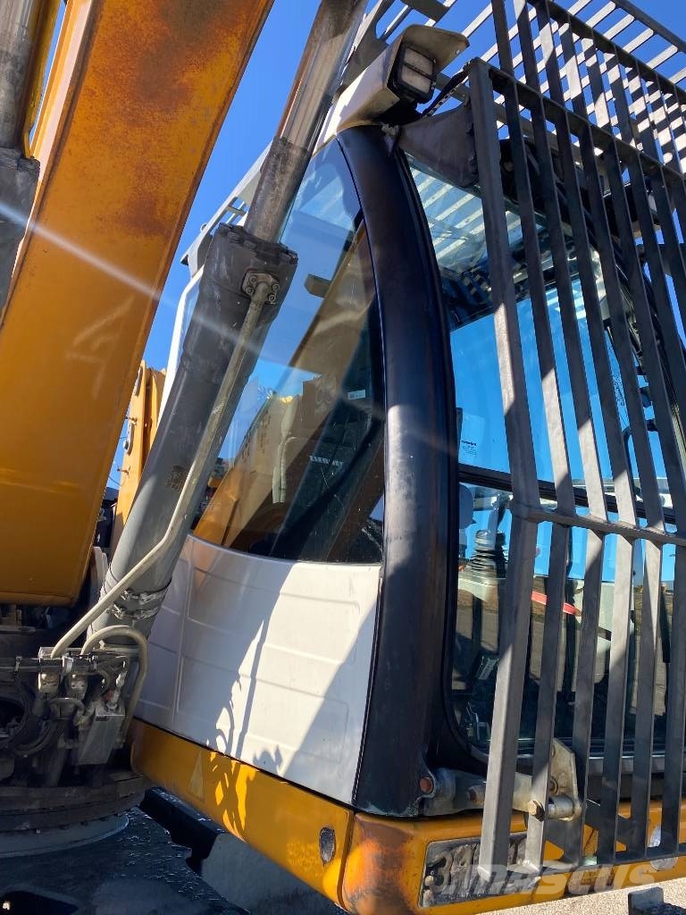 Liebherr LH 26 M Industry-Litronic endommagée Pelle à déchets