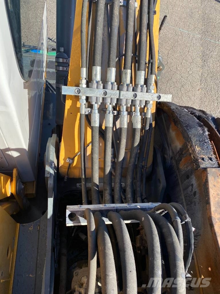 Liebherr LH 26 M Industry-Litronic endommagée Pelle à déchets