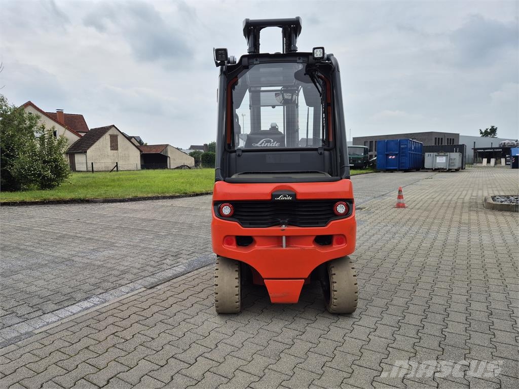 Linde E30 only 208 hours! 전동 지게차