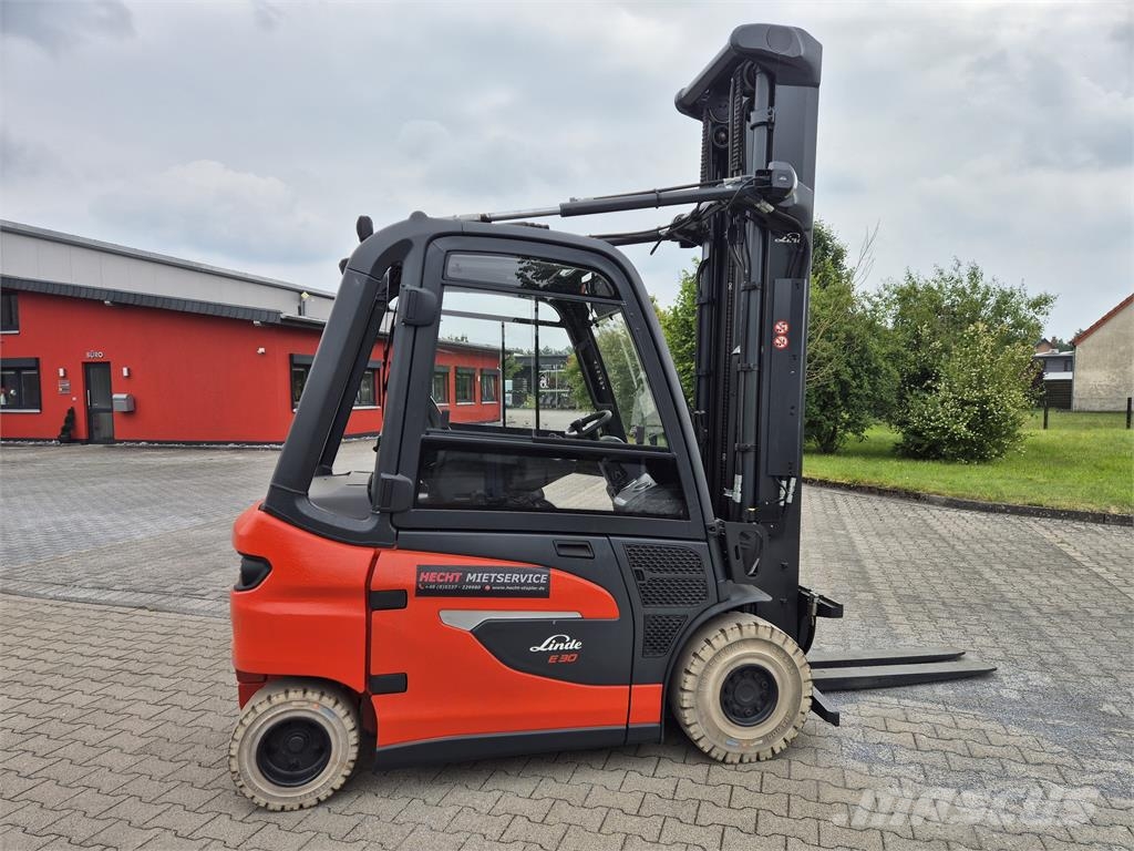 Linde E30 only 208 hours! Electric forklifts