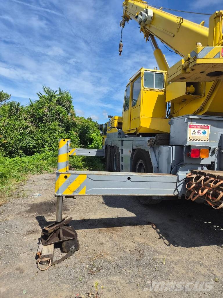 Liebherr LTM 1050-1 Mobiilinosturit