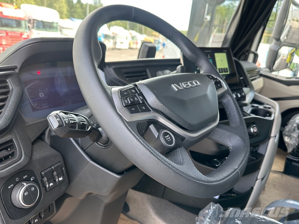 Iveco S-Way AS26S50 NP 2xLNG 6x2*4 Camion cabina sasiu