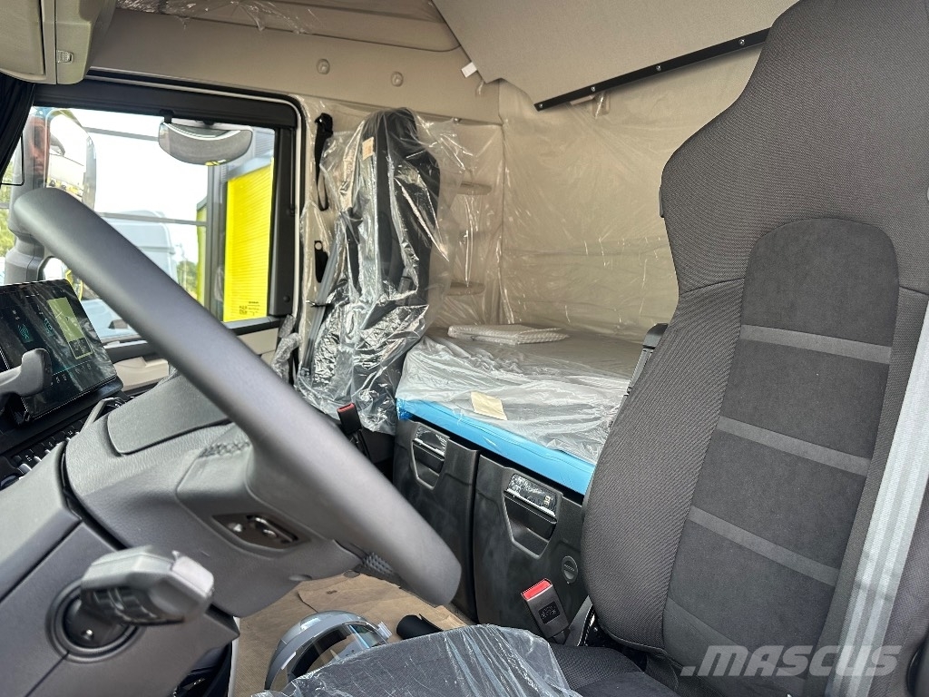 Iveco S-Way AS26S50 NP 2xLNG 6x2*4 Camion cabina sasiu