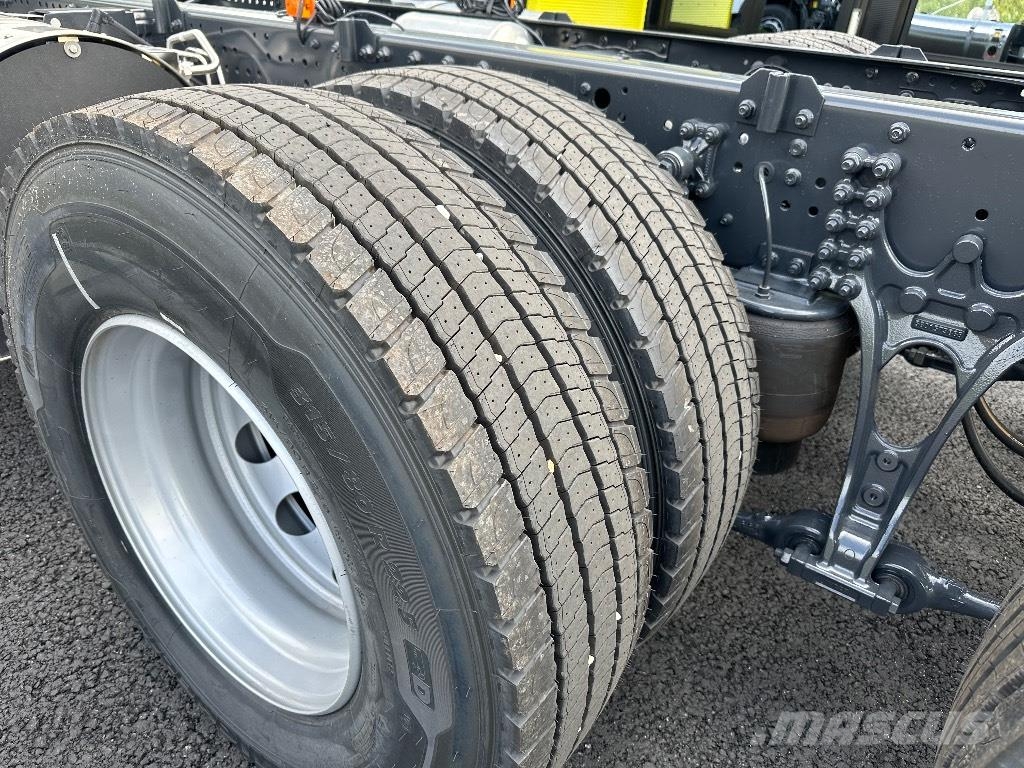 Iveco S-Way AS26S50 NP 2xLNG 6x2*4 Camion cabina sasiu