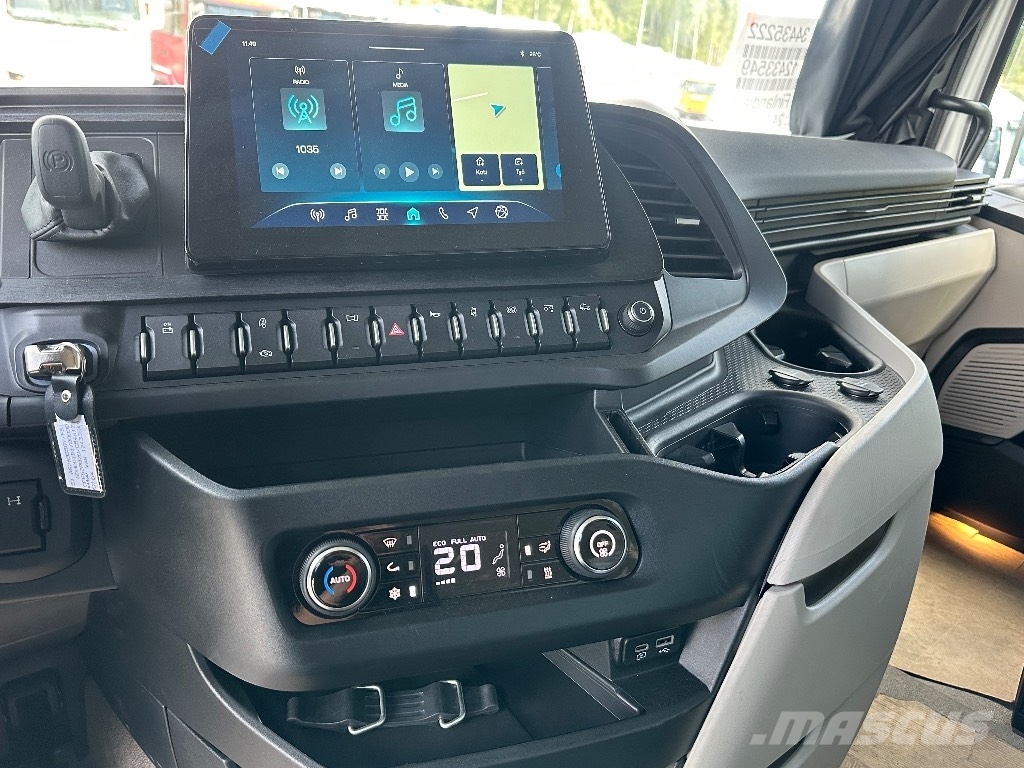 Iveco S-Way AS26S50 NP 2xLNG 6x2*4 Camion cabina sasiu