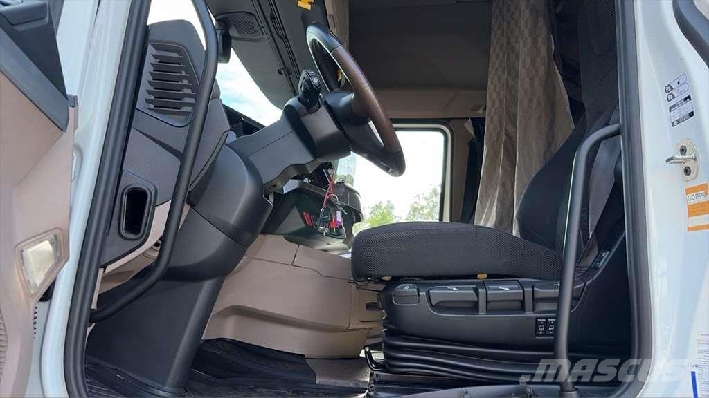 DAF XG+ 530 Camiones chasis