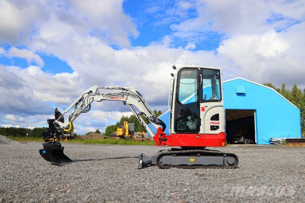 Takeuchi TB325R Mini Escavadoras <7t