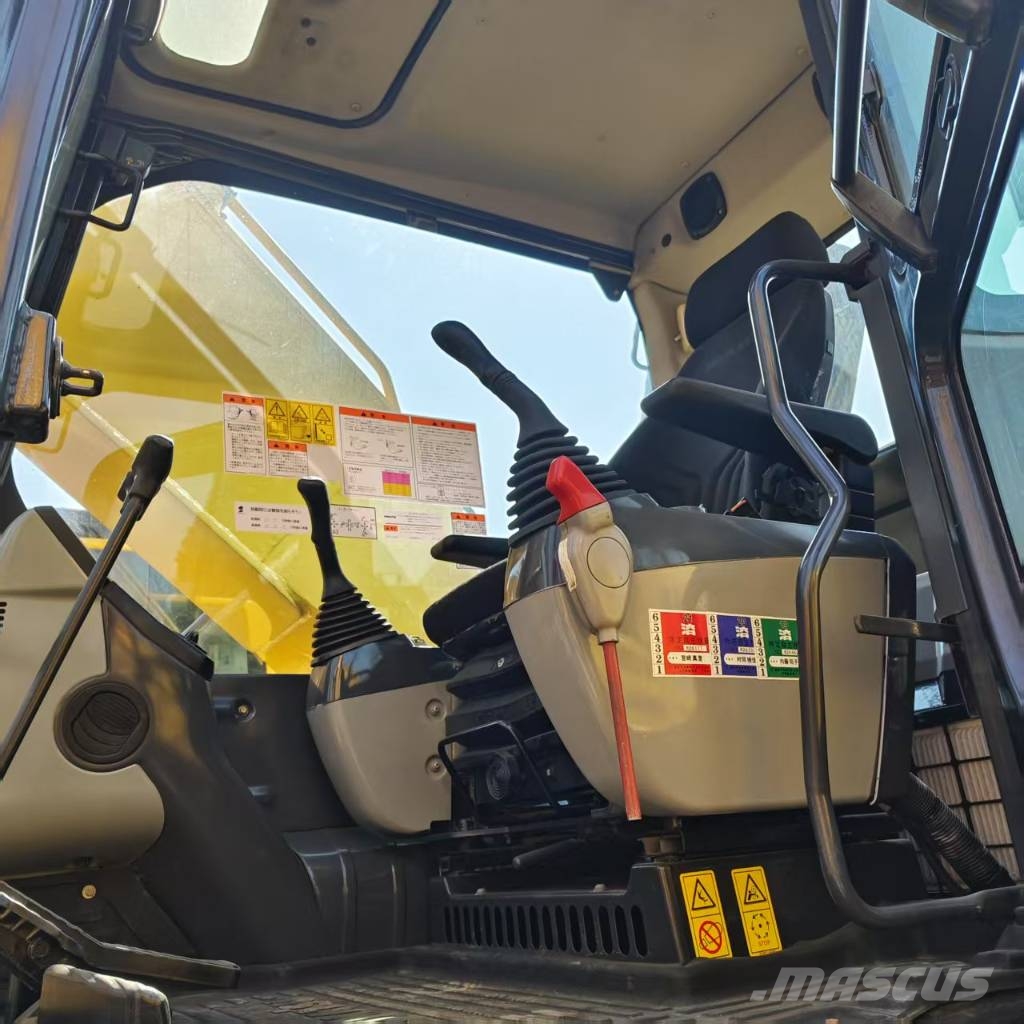 Komatsu PC 220-8 Гусеничні екскаватори