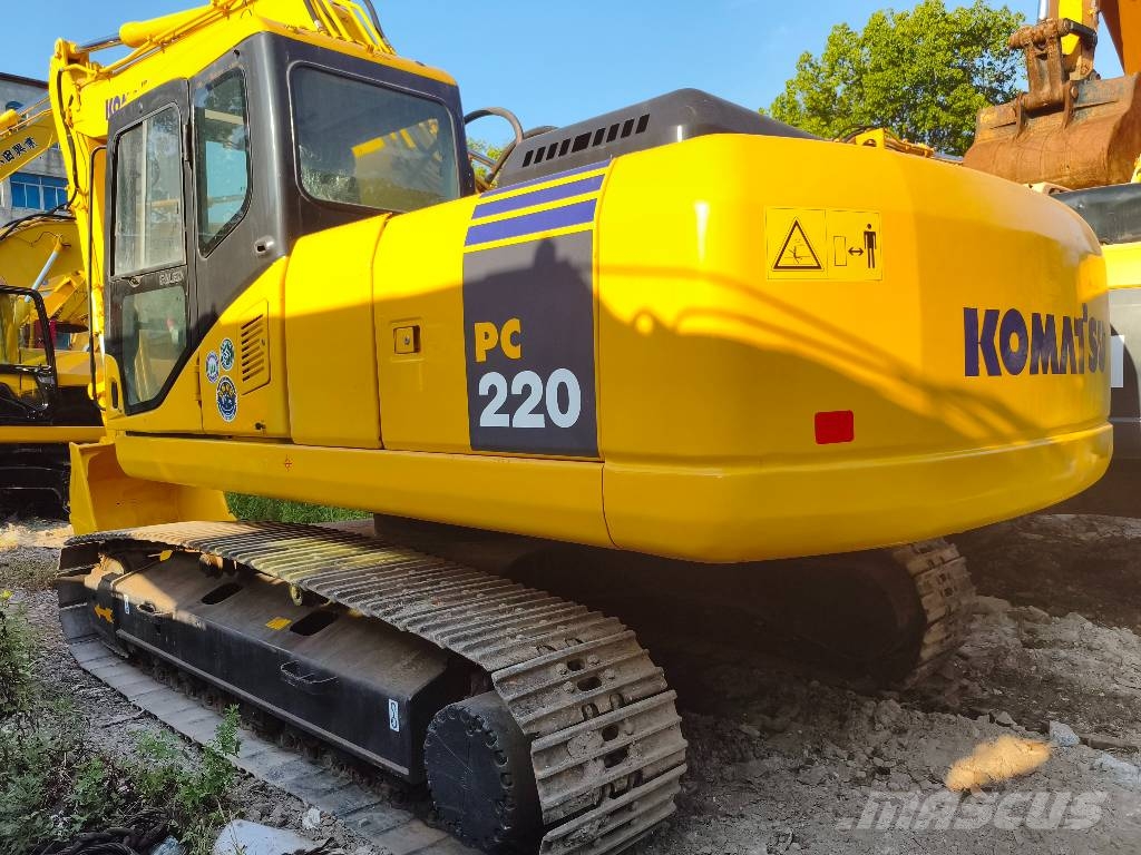 Komatsu PC 220-8 Гусеничні екскаватори