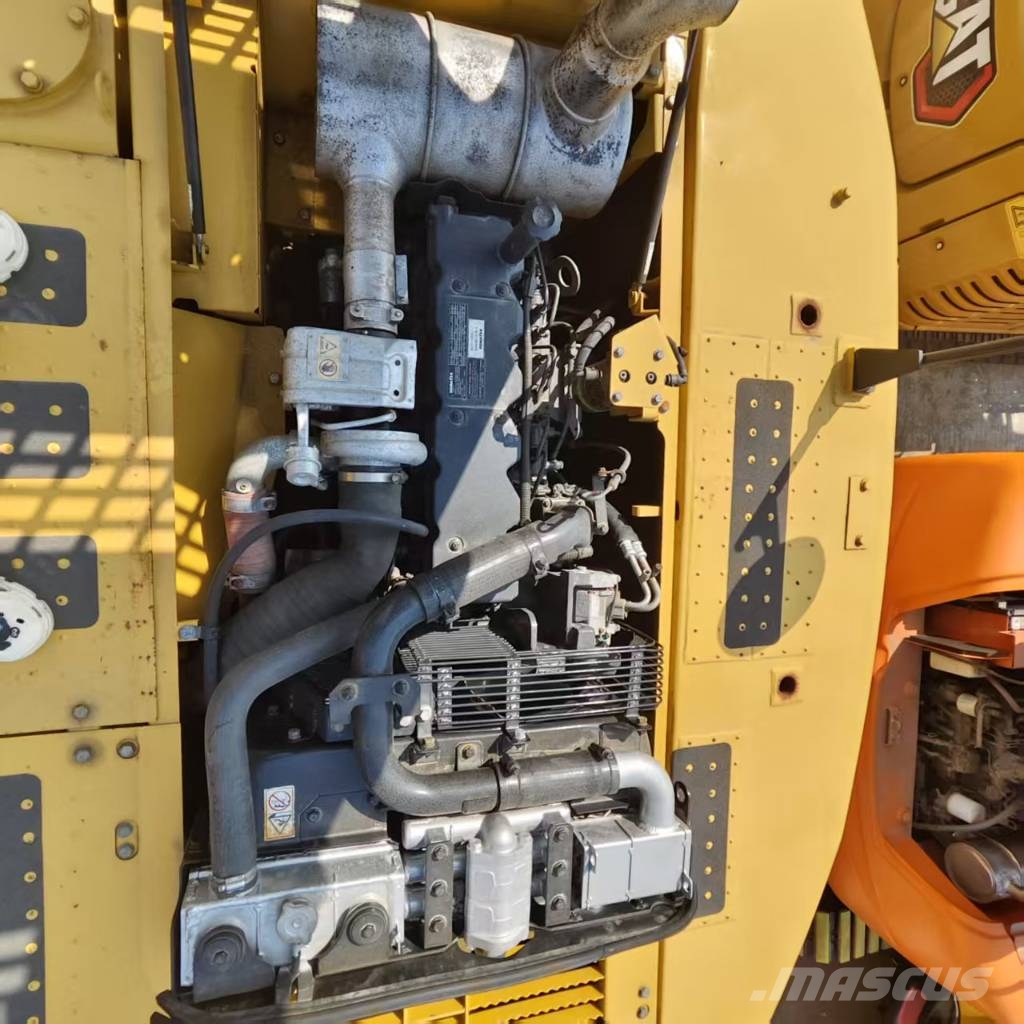 Komatsu PC 220-8 Гусеничні екскаватори