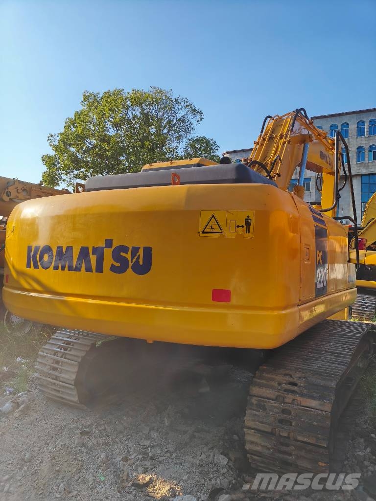 Komatsu PC 220-8 Гусеничні екскаватори
