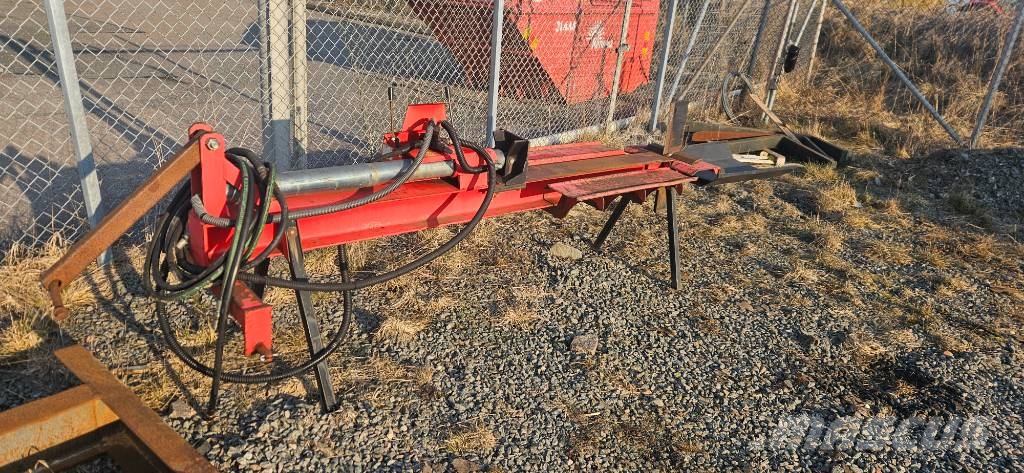 Bala Agri P 812 Vedklyv ウッドスプリッターとカッター