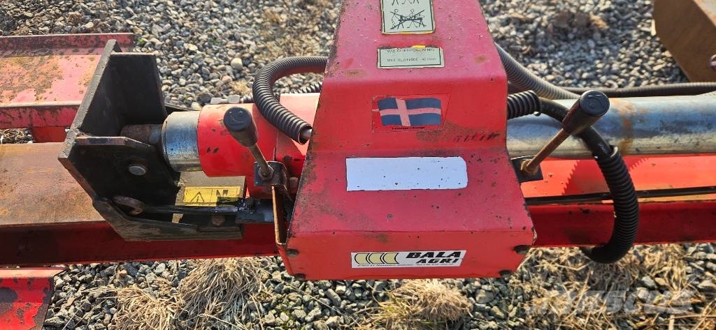Bala Agri P 812 Vedklyv ウッドスプリッターとカッター