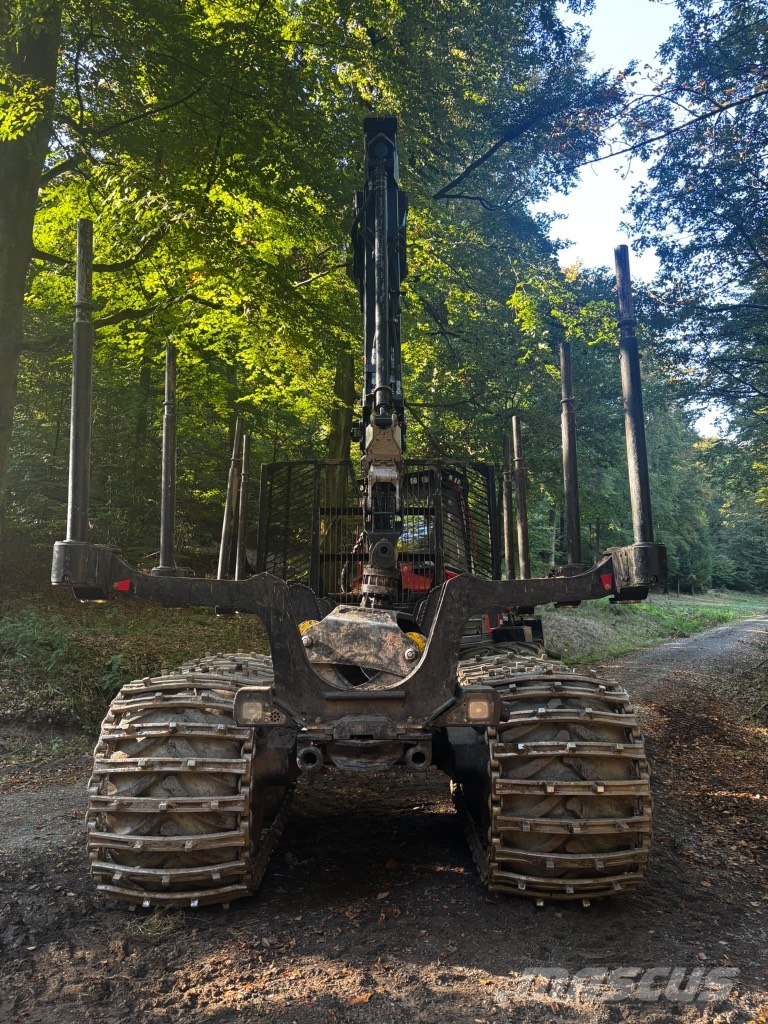 Komatsu 875 Forvarderi