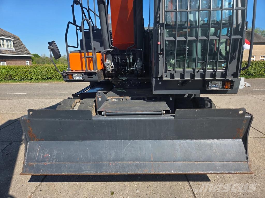Doosan DX210W-5 2018 met Zijtveld S1202D sorteergrijper 2 Колісні екскаватори