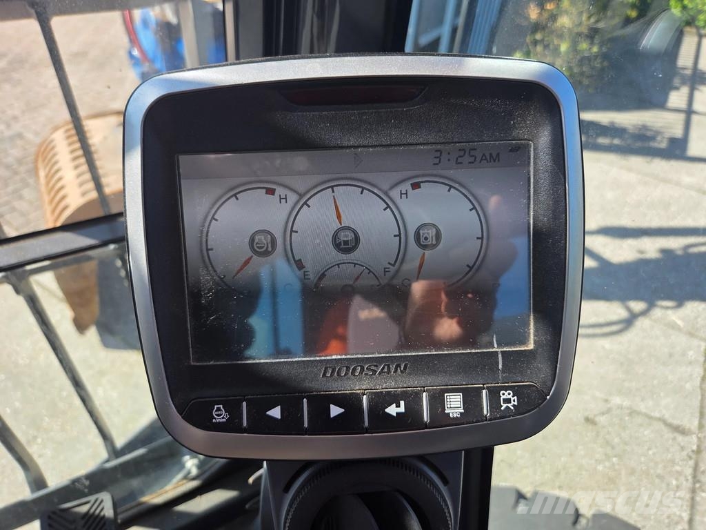 Doosan DX210W-5 2018 met Zijtveld S1202D sorteergrijper 2 Колісні екскаватори