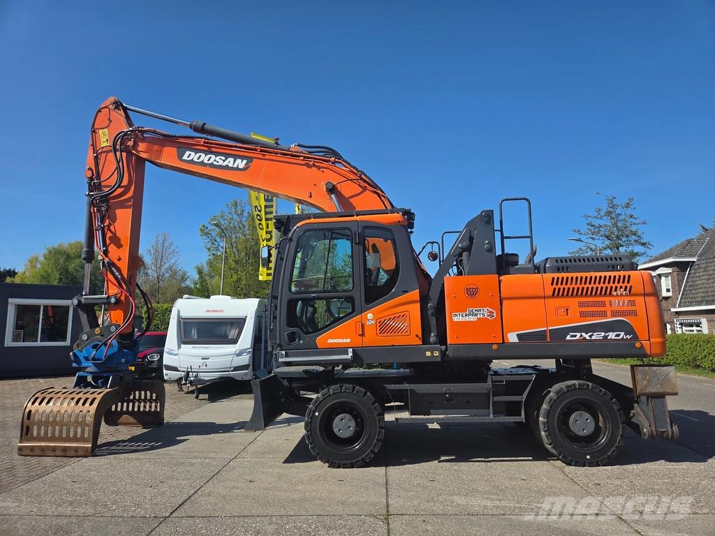 Doosan DX210W-5 2018 met Zijtveld S1202D sorteergrijper 2 Колісні екскаватори