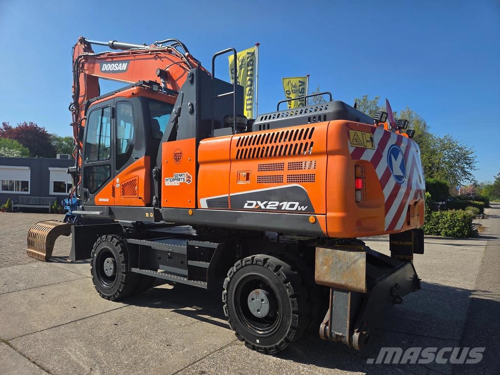 Doosan DX210W-5 2018 met Zijtveld S1202D sorteergrijper 2 Колісні екскаватори