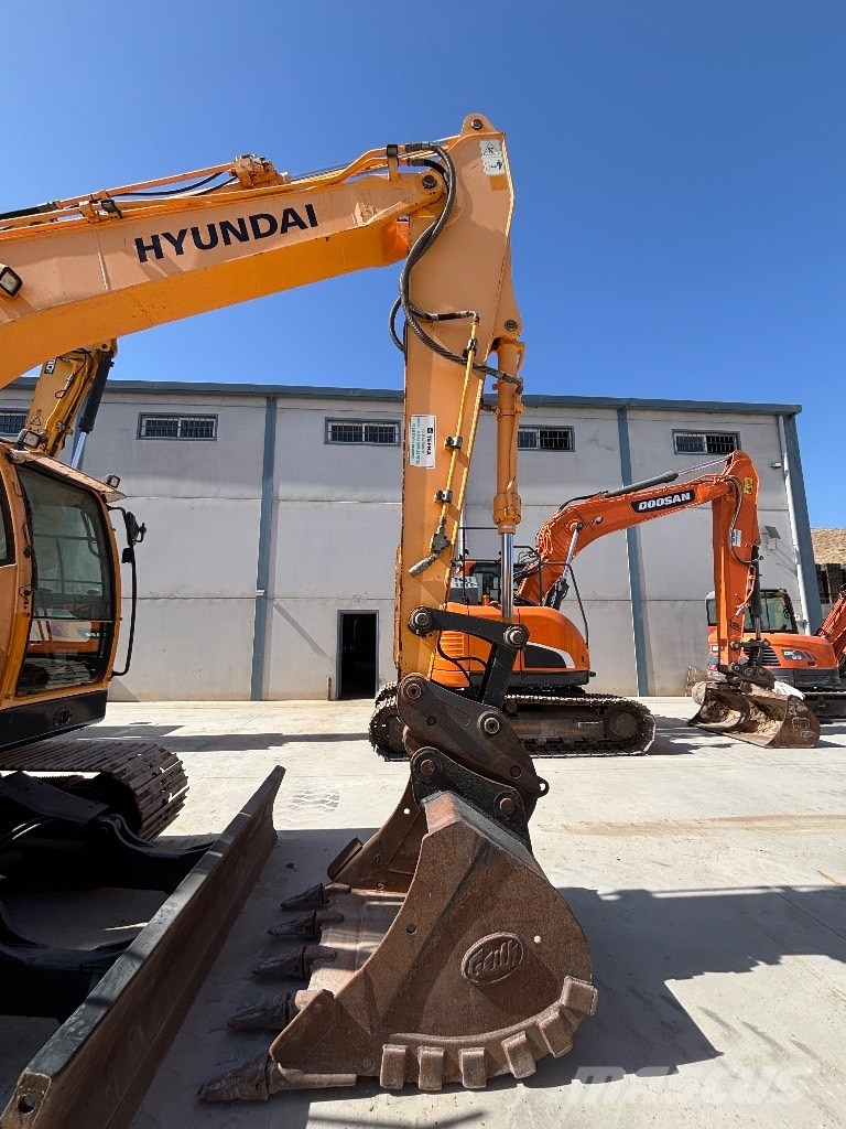 Hyundai R125LCR-9 Crawler excavators
