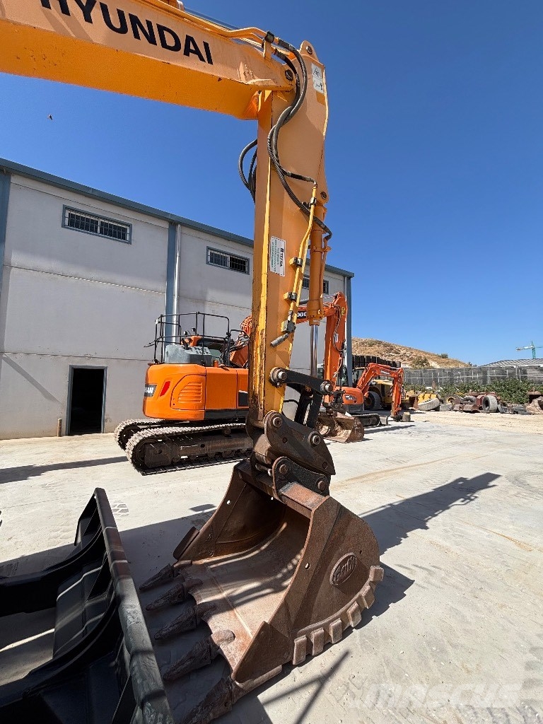 Hyundai R125LCR-9 Crawler excavators