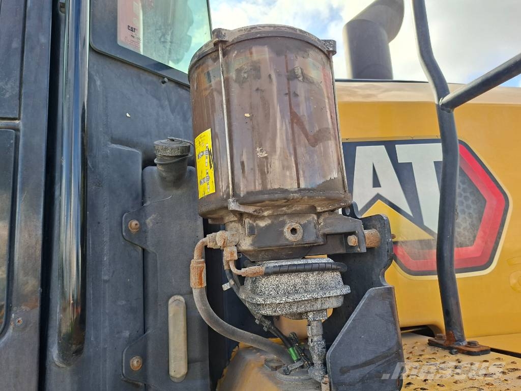 CAT 962M Wheel loaders