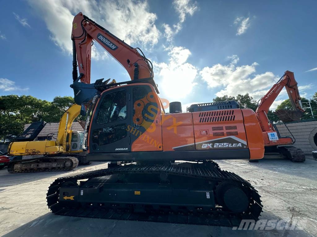 Doosan DX 225 LCA Gravemaskiner på larvebånd