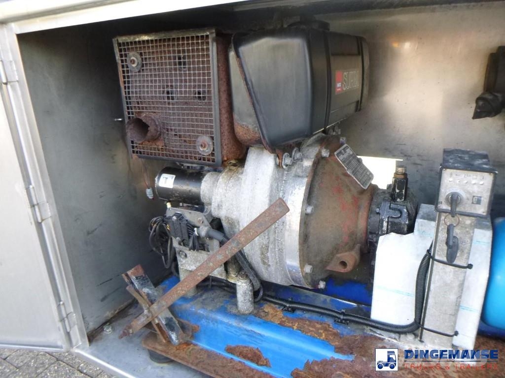 Maisonneuve Food tank inox 58 m3 / 4 comp + compressor Tankopleggers