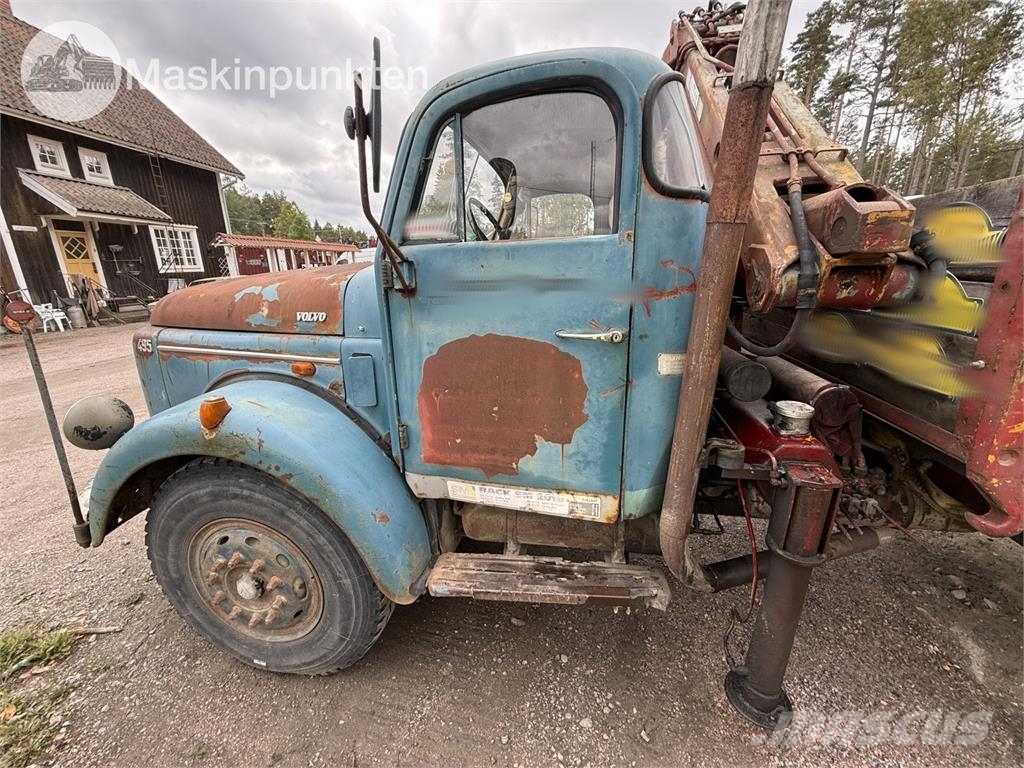 Volvo L49506 S2 Förlängd Camion plateau ridelle avec grue
