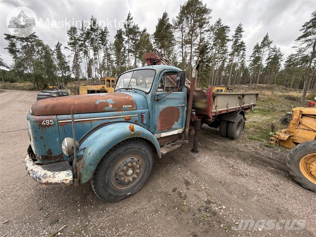 Volvo L49506 S2 Förlängd Camion plateau ridelle avec grue