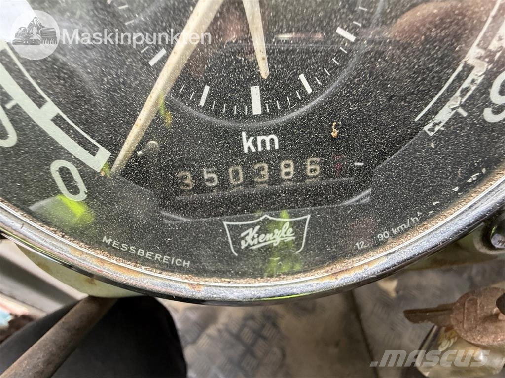 Volvo L49506 S2 Förlängd Camion plateau ridelle avec grue