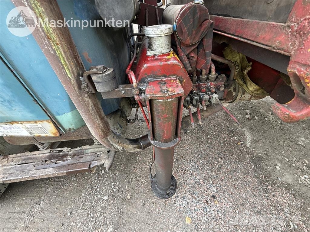Volvo L49506 S2 Förlängd Camion plateau ridelle avec grue