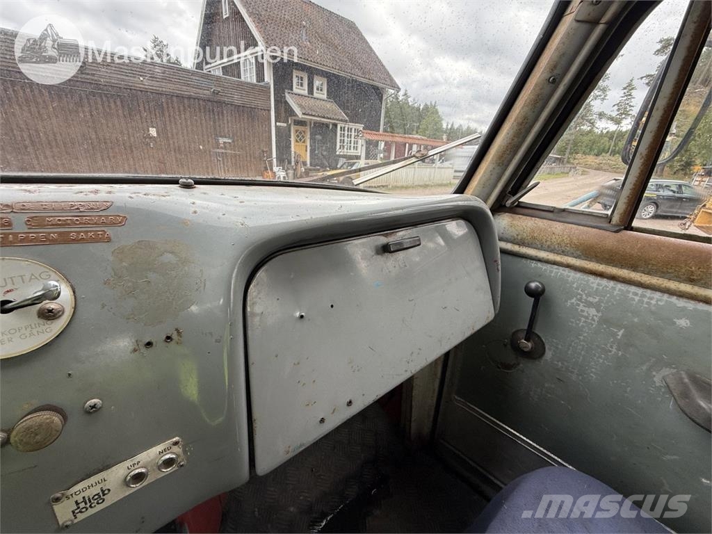 Volvo L49506 S2 Förlängd Camion plateau ridelle avec grue
