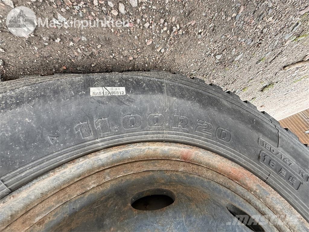 Volvo L49506 S2 Förlängd Camion plateau ridelle avec grue