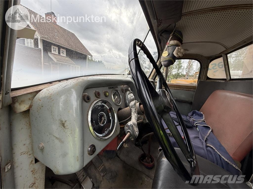 Volvo L49506 S2 Förlängd Camion plateau ridelle avec grue