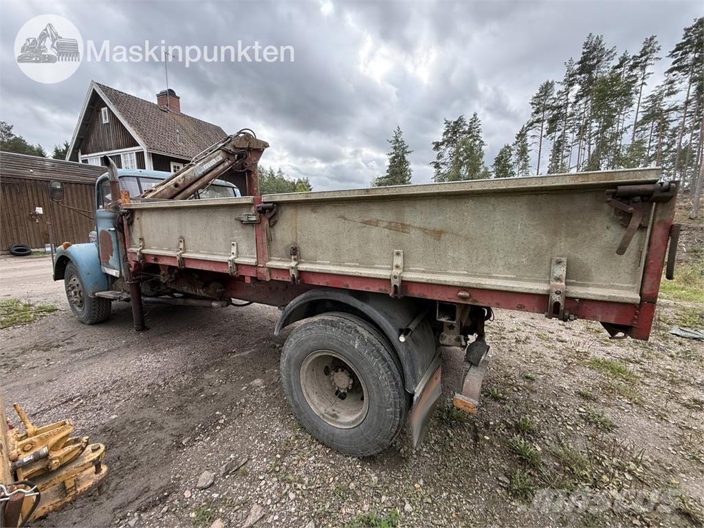 Volvo L49506 S2 Förlängd Camion plateau ridelle avec grue