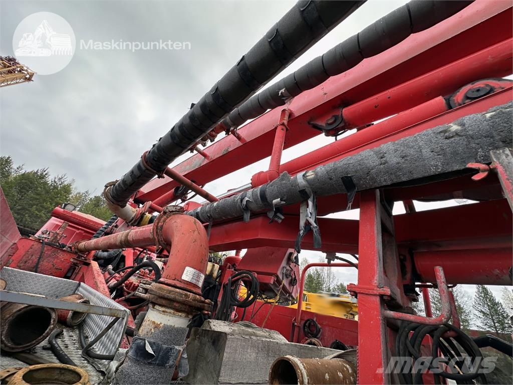 Scania P230LB4X2HLB شاحنات خرسانة