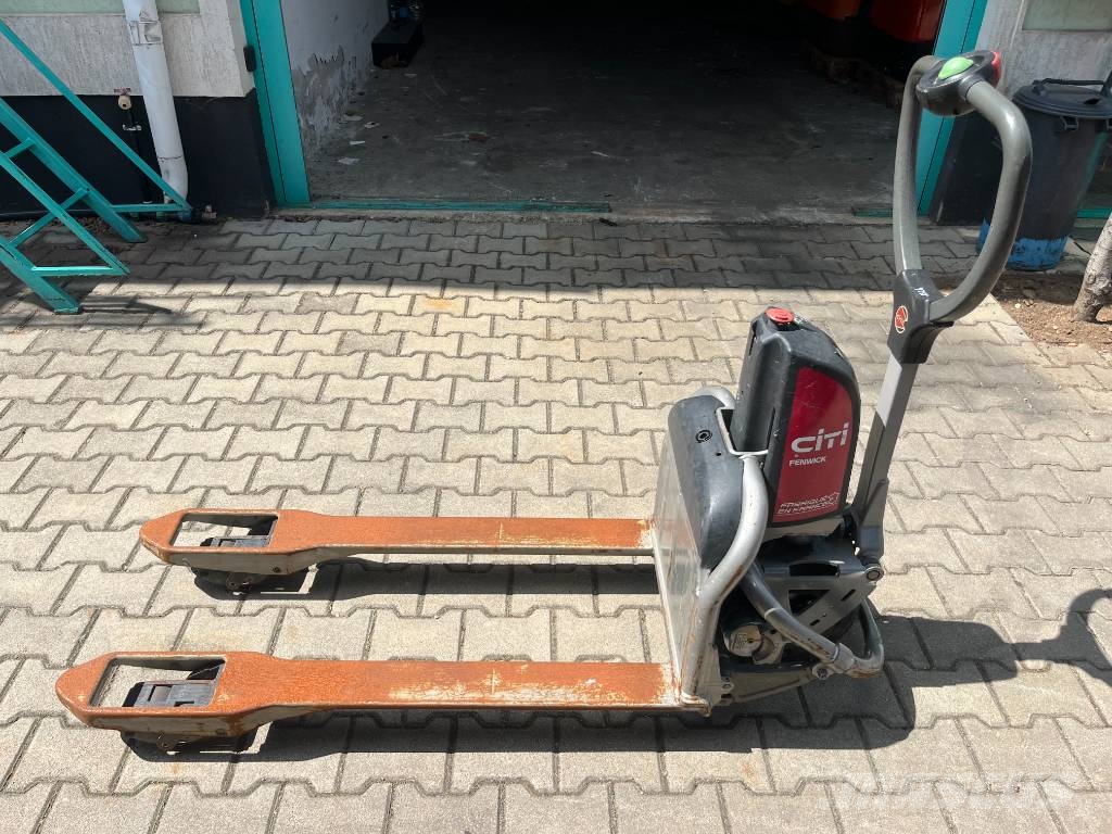 Linde CITI T05 /130/ V-3796 OB شاحنات مناولة ذاتية الدفع