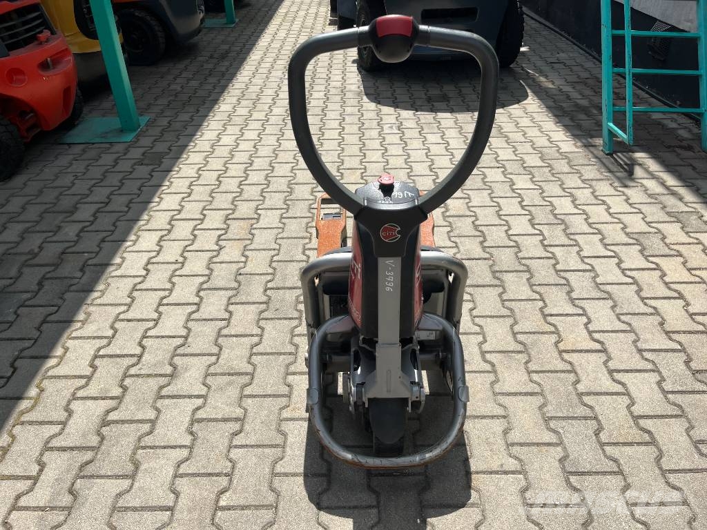 Linde CITI T05 /130/ V-3796 OB شاحنات مناولة ذاتية الدفع