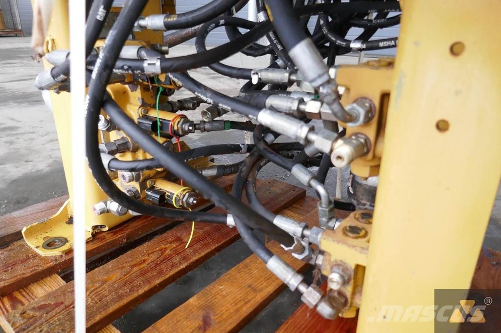 CAT 330D Main valve Ostale kargo komponente