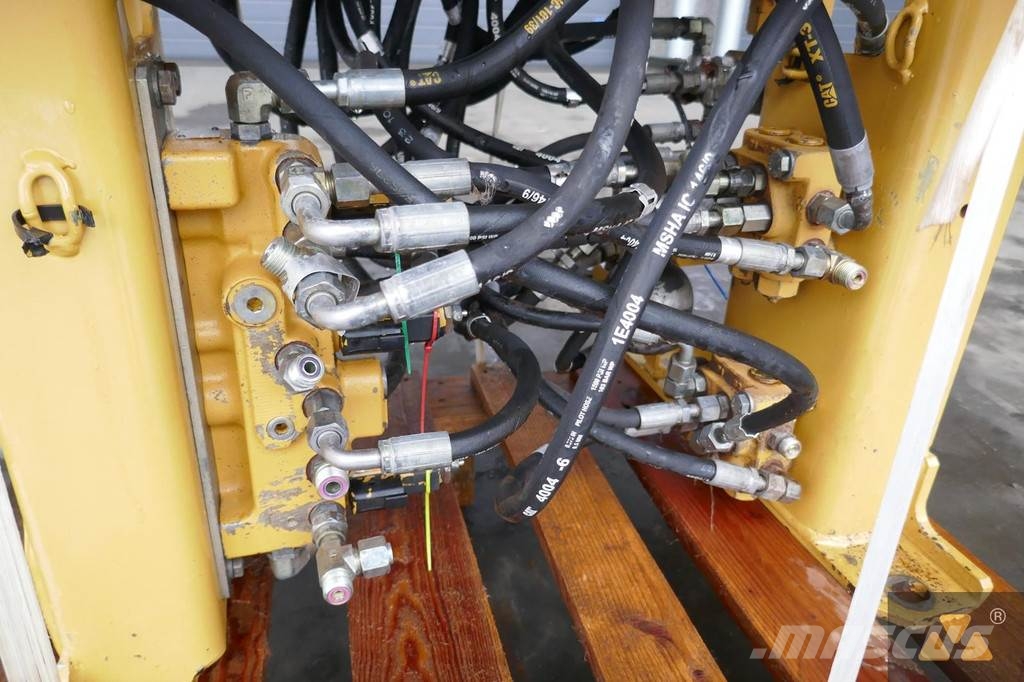 CAT 330D Main valve Ostale kargo komponente