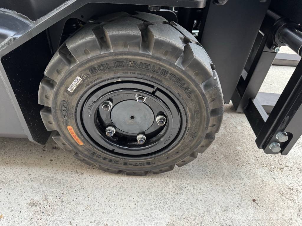 EP CPD 18 FVL Electric forklifts