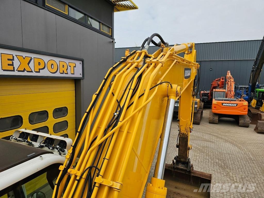 Doosan DX235NLC-5 Bageri gusjeničari