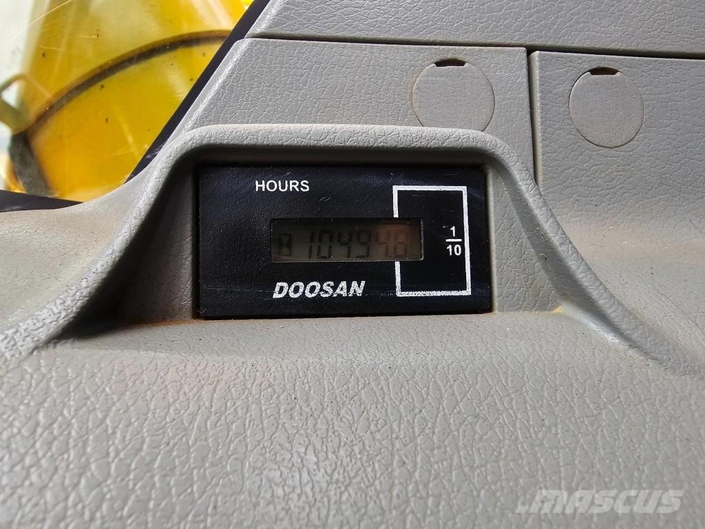 Doosan DX235NLC-5 Bageri gusjeničari